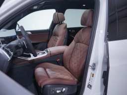 BMW X7 xDrive40i Sports Activity Vehicle 2026