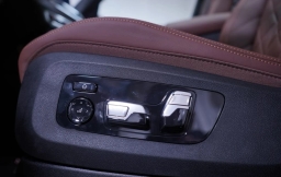 BMW X7 xDrive40i Sports Activity Vehicle 2026