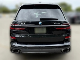 BMW X7 xDrive40i Sports Activity Vehicle 2026