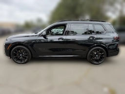 BMW X7 xDrive40i Sports Activity Vehicle 2026