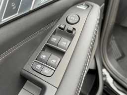 BMW X7 xDrive40i Sports Activity Vehicle 2026