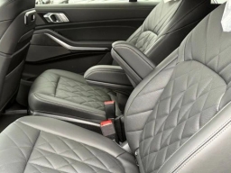 BMW X7 xDrive40i Sports Activity Vehicle 2026