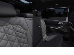 BMW X7 xDrive40i Sports Activity Vehicle 2026