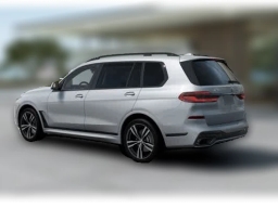 BMW X7 xDrive40i Sports Activity Vehicle 2026