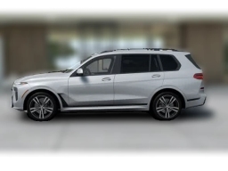 BMW X7 xDrive40i Sports Activity Vehicle 2026