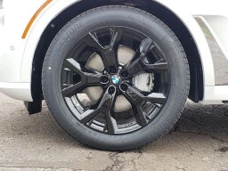 BMW X7 xDrive40i Sports Activity Vehicle 2026