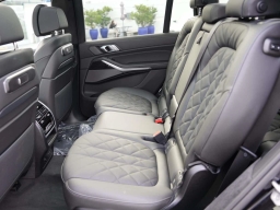 BMW X7 xDrive40i Sports Activity Vehicle 2026