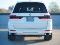 BMW X7 xDrive40i Sports Activity Vehicle 2026