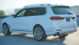 BMW X7 xDrive40i Sports Activity Vehicle 2026