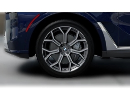 BMW X7 xDrive40i Sports Activity Vehicle 2026