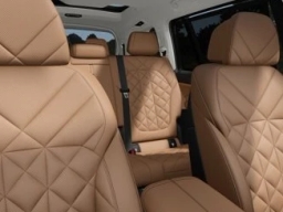 BMW X7 xDrive40i Sports Activity Vehicle 2026