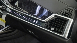 BMW X7 xDrive40i Sports Activity Vehicle 2026