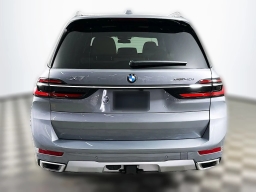 BMW X7 xDrive40i Sports Activity Vehicle 2026