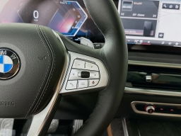 BMW X7 xDrive40i Sports Activity Vehicle 2026