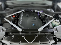 BMW X7 xDrive40i Sports Activity Vehicle 2026