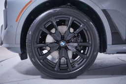 BMW X7 xDrive40i Sports Activity Vehicle 2026