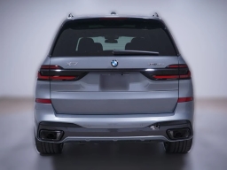 BMW X7 xDrive40i Sports Activity Vehicle 2026