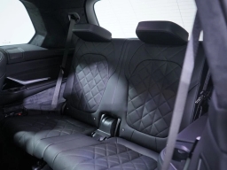 BMW X7 xDrive40i Sports Activity Vehicle 2026