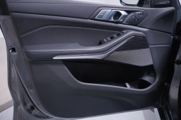 BMW X7 xDrive40i Sports Activity Vehicle 2026