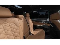 BMW X7 xDrive40i Sports Activity Vehicle 2026