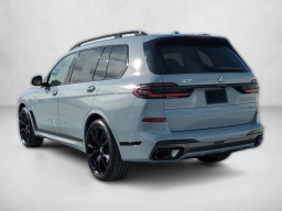BMW X7 xDrive40i Sports Activity Vehicle 2026