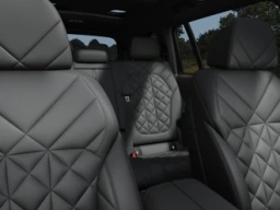 BMW X7 xDrive40i Sports Activity Vehicle 2026