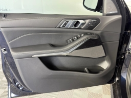 BMW X7 xDrive40i Sports Activity Vehicle 2026