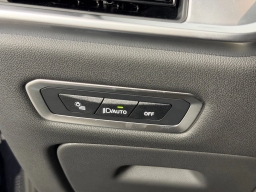 BMW X7 xDrive40i Sports Activity Vehicle 2026