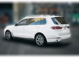 BMW X7 xDrive40i Sports Activity Vehicle 2026