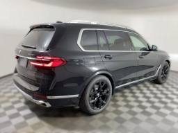 BMW X7 xDrive40i Sports Activity Vehicle 2026