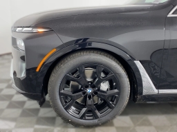 BMW X7 xDrive40i Sports Activity Vehicle 2026