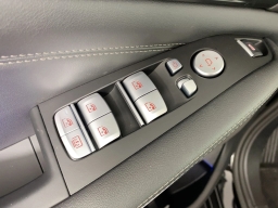 BMW X7 xDrive40i Sports Activity Vehicle 2026