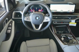 BMW X7 xDrive40i Sports Activity Vehicle 2026