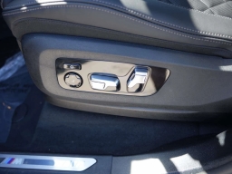 BMW X7 xDrive40i Sports Activity Vehicle 2026