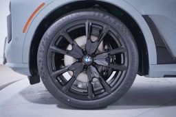 BMW X7 xDrive40i Sports Activity Vehicle 2026