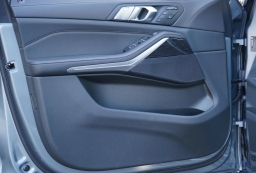 BMW X7 xDrive40i Sports Activity Vehicle 2026