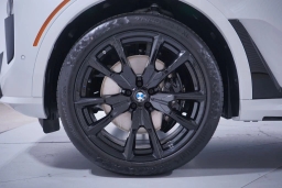 BMW X7 xDrive40i Sports Activity Vehicle 2026