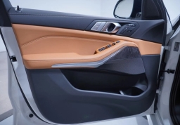 BMW X7 xDrive40i Sports Activity Vehicle 2026