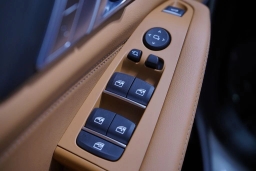 BMW X7 xDrive40i Sports Activity Vehicle 2026