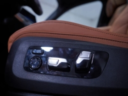 BMW X7 xDrive40i Sports Activity Vehicle 2026