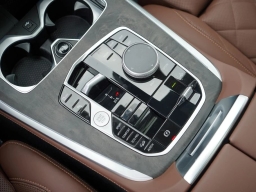 BMW X7 xDrive40i Sports Activity Vehicle 2026