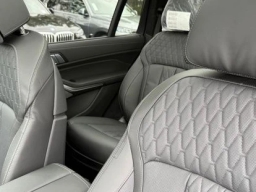 BMW X7 xDrive40i Sports Activity Vehicle 2026