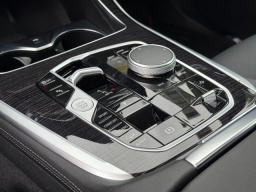 BMW X7 xDrive40i Sports Activity Vehicle 2026