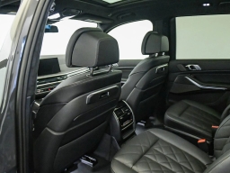 BMW X7 xDrive40i Sports Activity Vehicle 2026