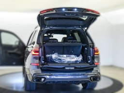 BMW X7 xDrive40i Sports Activity Vehicle 2026