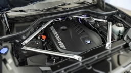 BMW X7 xDrive40i Sports Activity Vehicle 2026