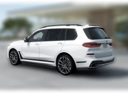 BMW X7 xDrive40i Sports Activity Vehicle 2026