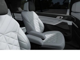 BMW X7 xDrive40i Sports Activity Vehicle 2026