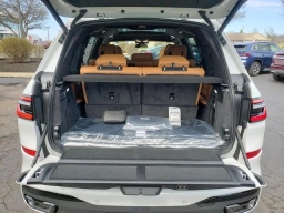 BMW X7 xDrive40i Sports Activity Vehicle 2026