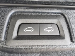 BMW X7 xDrive40i Sports Activity Vehicle 2026